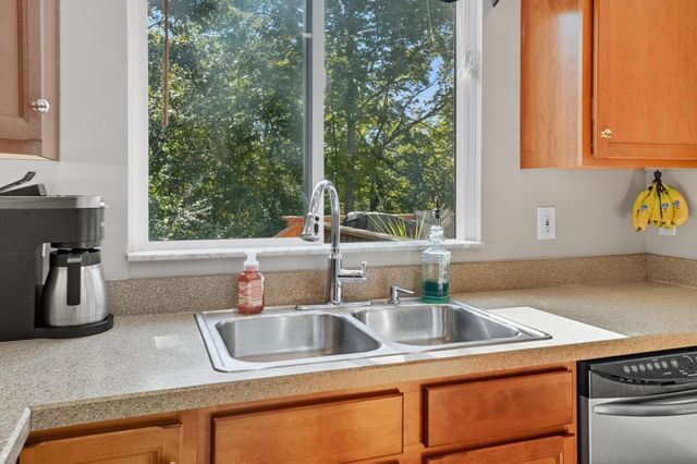 322 Weatherburn Drive, Pataskala, OH 43062