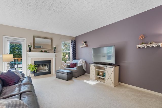 322 Weatherburn Drive, Pataskala, OH 43062