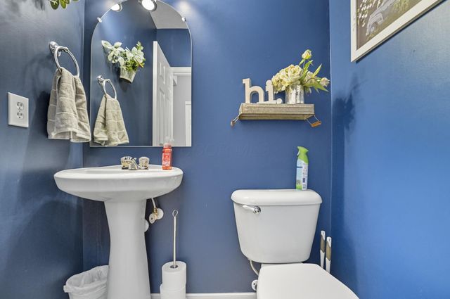 322 Weatherburn Drive, Pataskala, OH 43062