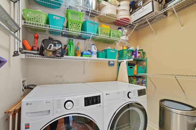 322 Weatherburn Drive, Pataskala, OH 43062