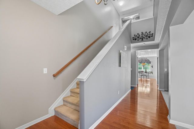 322 Weatherburn Drive, Pataskala, OH 43062