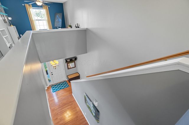 322 Weatherburn Drive, Pataskala, OH 43062