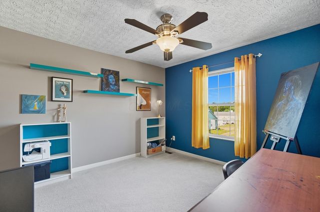 322 Weatherburn Drive, Pataskala, OH 43062