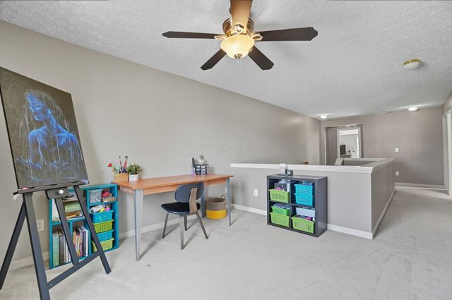 322 Weatherburn Drive, Pataskala, OH 43062