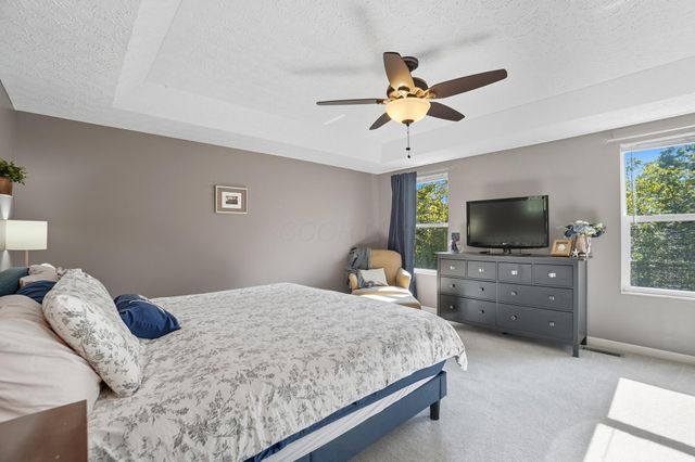 322 Weatherburn Drive, Pataskala, OH 43062