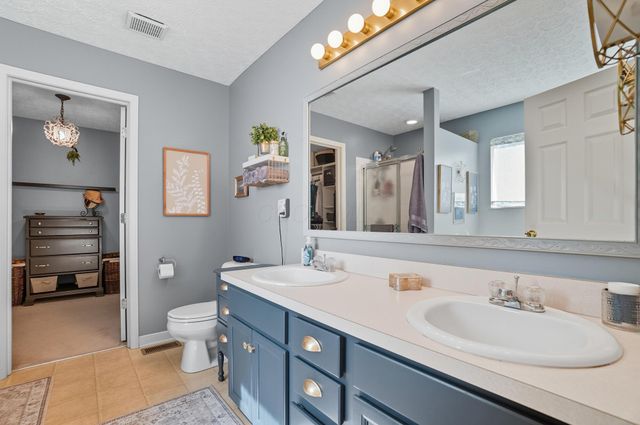 322 Weatherburn Drive, Pataskala, OH 43062