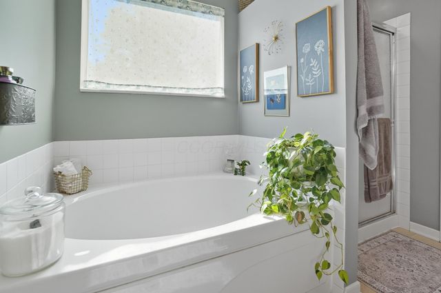 322 Weatherburn Drive, Pataskala, OH 43062