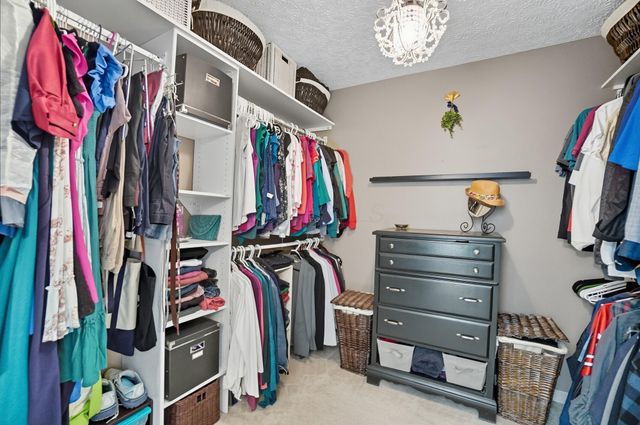 322 Weatherburn Drive, Pataskala, OH 43062