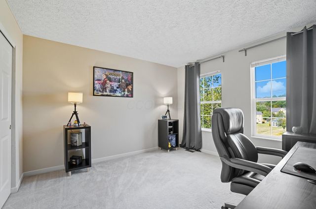 322 Weatherburn Drive, Pataskala, OH 43062