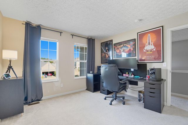 322 Weatherburn Drive, Pataskala, OH 43062