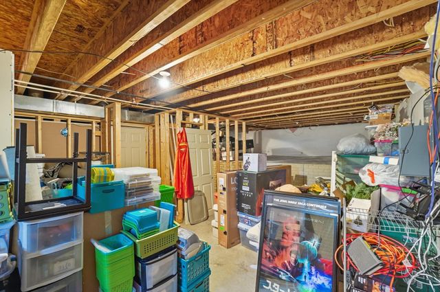 322 Weatherburn Drive, Pataskala, OH 43062