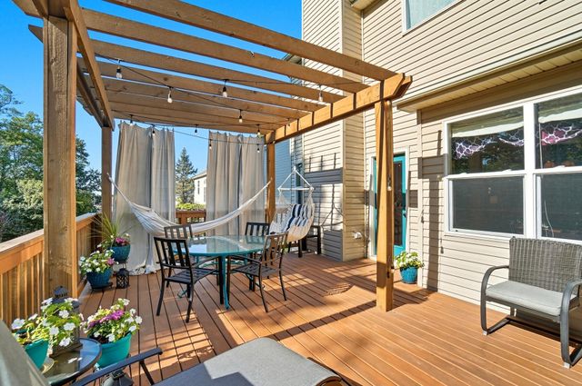 322 Weatherburn Drive, Pataskala, OH 43062