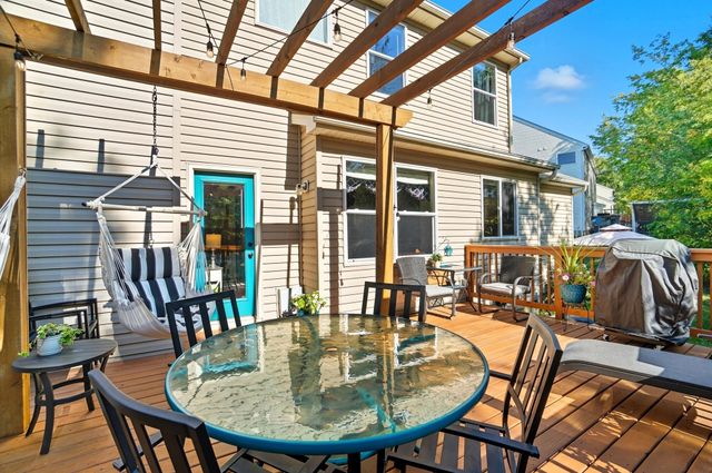 322 Weatherburn Drive, Pataskala, OH 43062