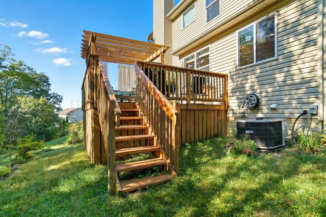 322 Weatherburn Drive, Pataskala, OH 43062