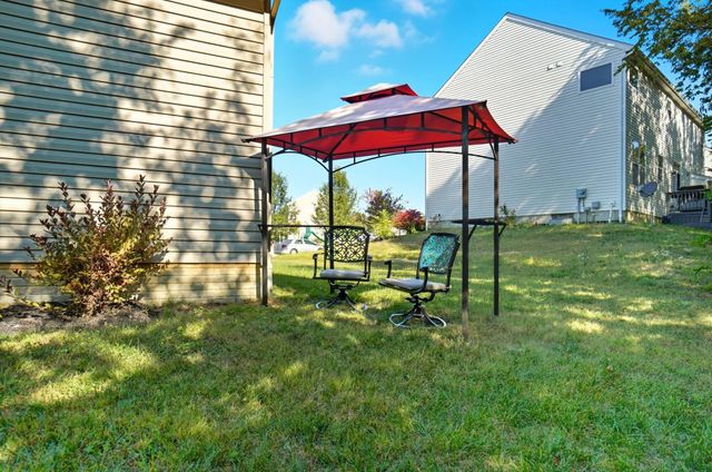 322 Weatherburn Drive, Pataskala, OH 43062