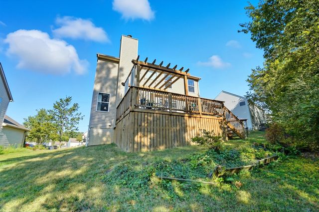 322 Weatherburn Drive, Pataskala, OH 43062