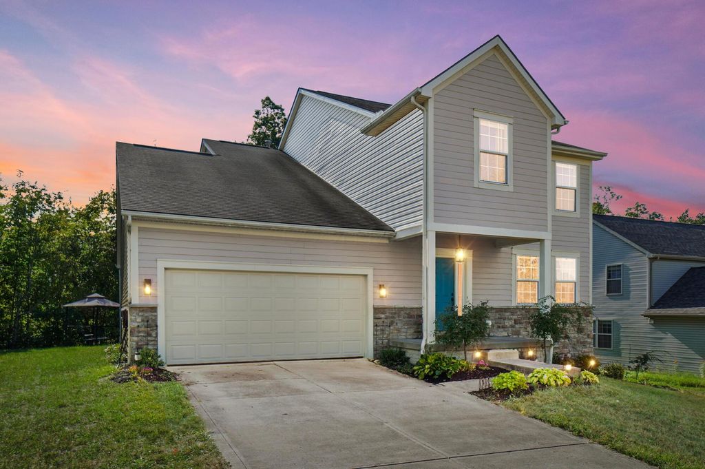 322 Weatherburn Drive, Pataskala, OH 43062