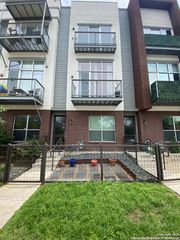 1132 E Quincy St, San Antonio, TX 78212