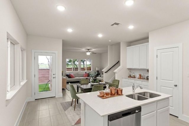 134 Whinny WAY, Georgetown, TX 78626