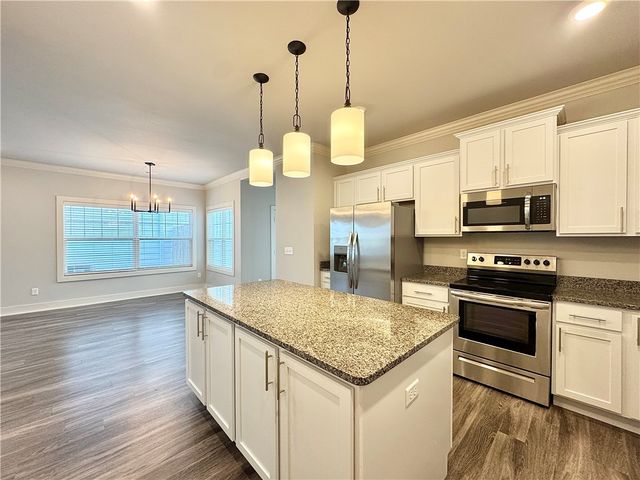 904 NE Heights Lane, Bentonville, AR 72712