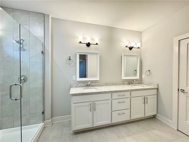 904 NE Heights Lane, Bentonville, AR 72712