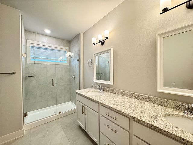 904 NE Heights Lane, Bentonville, AR 72712