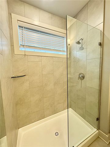 904 NE Heights Lane, Bentonville, AR 72712