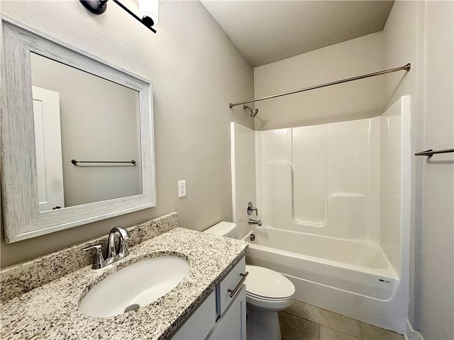 904 NE Heights Lane, Bentonville, AR 72712