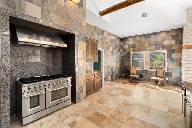 340 Barton Ranch RD, Dripping Springs, TX 78620