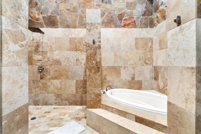 340 Barton Ranch RD, Dripping Springs, TX 78620