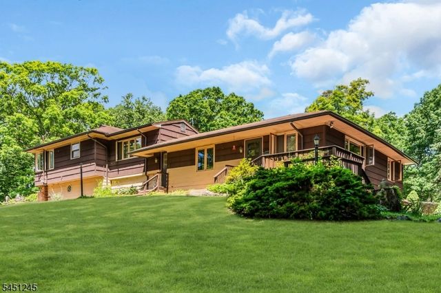 10 Sussex St, Byram Twp., NJ 07874