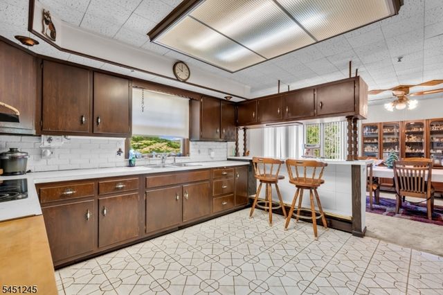 10 Sussex St, Byram Twp., NJ 07874