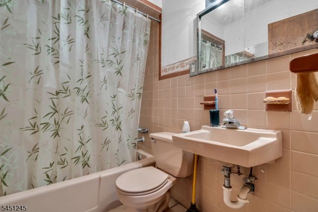 10 Sussex St, Byram Twp., NJ 07874