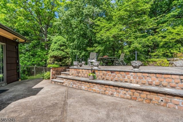 10 Sussex St, Byram Twp., NJ 07874