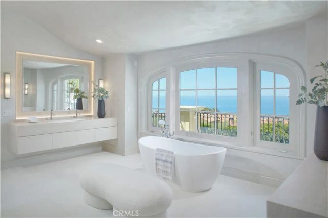 3 Island Vista, Newport Coast, CA 92657