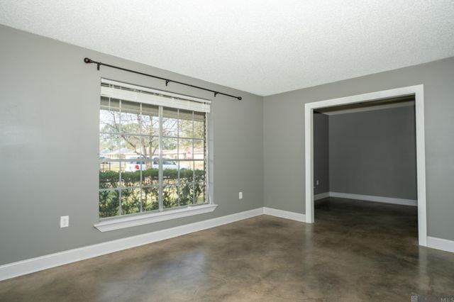 613 Kimmeridge Dr, Baton Rouge, LA 70815