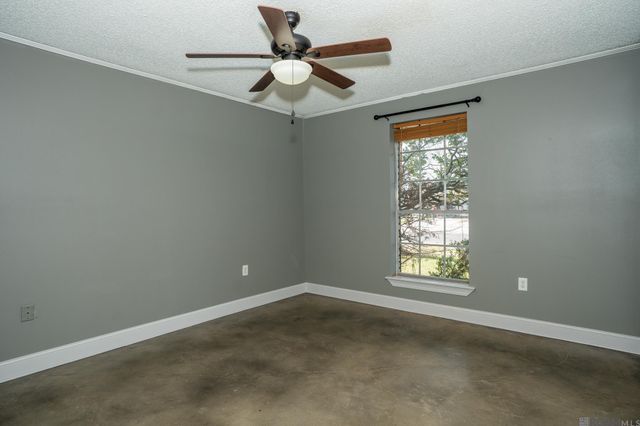 613 Kimmeridge Dr, Baton Rouge, LA 70815