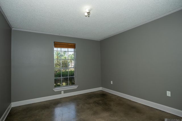 613 Kimmeridge Dr, Baton Rouge, LA 70815