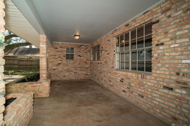 613 Kimmeridge Dr, Baton Rouge, LA 70815