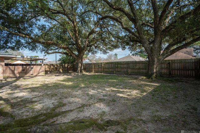 613 Kimmeridge Dr, Baton Rouge, LA 70815