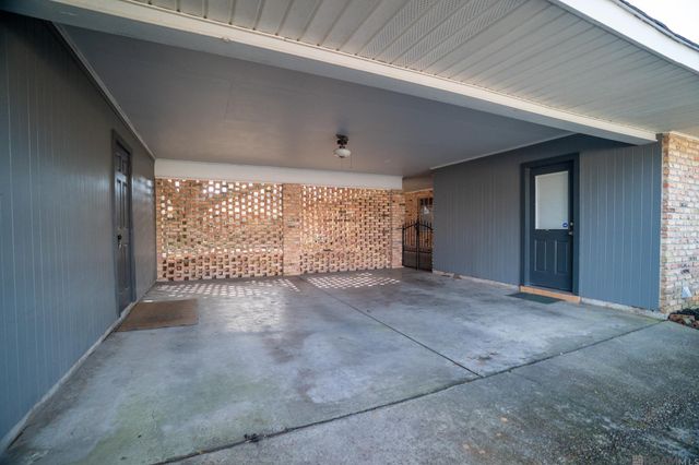 613 Kimmeridge Dr, Baton Rouge, LA 70815