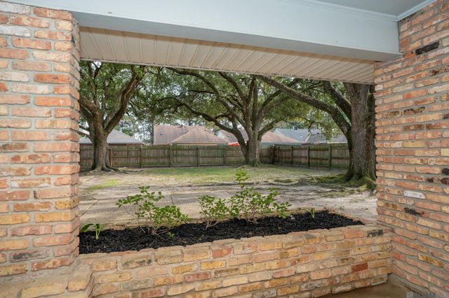 613 Kimmeridge Dr, Baton Rouge, LA 70815