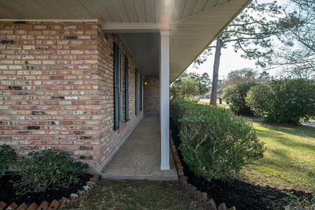 613 Kimmeridge Dr, Baton Rouge, LA 70815