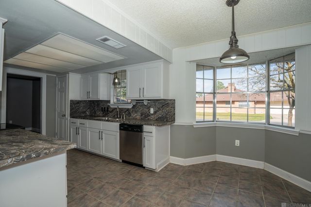 613 Kimmeridge Dr, Baton Rouge, LA 70815