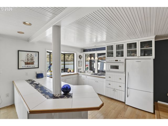 100 Se Harney St 11, Portland, OR 97202