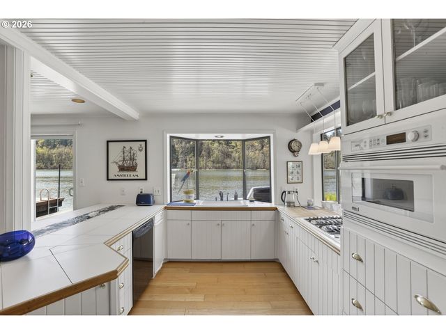 100 Se Harney St 11, Portland, OR 97202