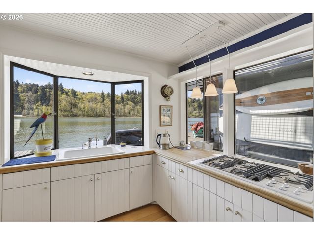 100 Se Harney St 11, Portland, OR 97202