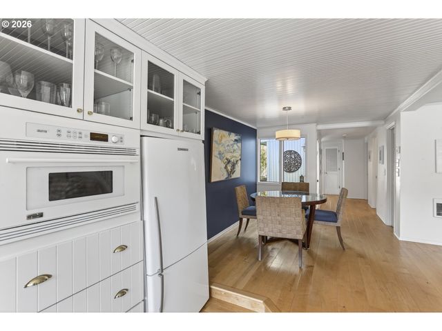 100 Se Harney St 11, Portland, OR 97202