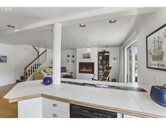 100 Se Harney St 11, Portland, OR 97202