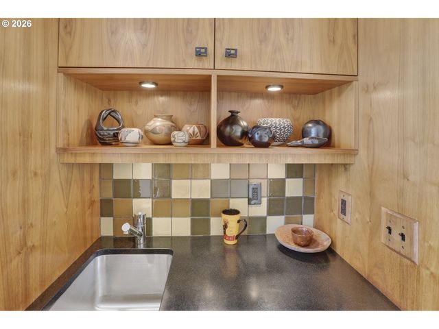 100 Se Harney St 11, Portland, OR 97202
